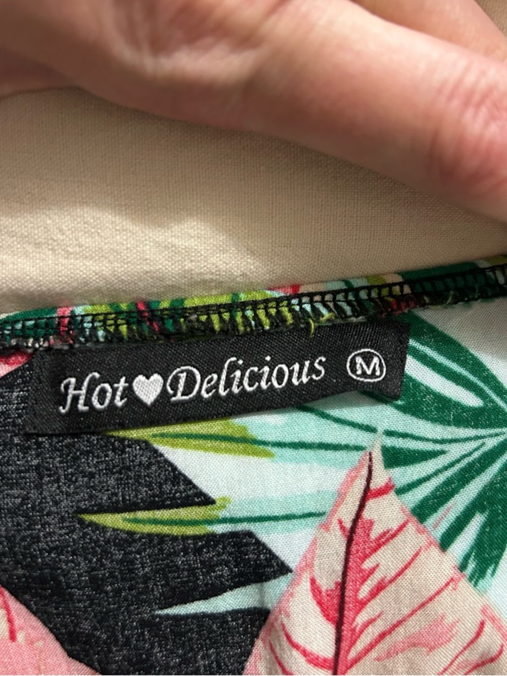 Delicious Black & Pink Tropical Off-Shoulder Crop Top - Picture 5 of 8